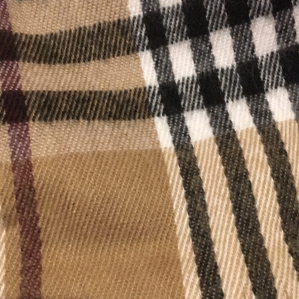 Pierre Cardin Acrylic Woven Scarf NWOT Tan Black White Red Plaid. 12.50” X 80” - Picture 6 of 9